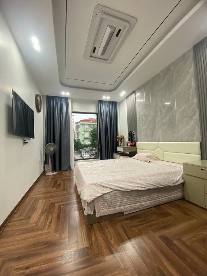 Cần Bán Nhà 6 Tầng Thang Máy Gần Phố Nguyễn Sơn, Ngọc Lâm, Ô tô Đỗ Cửa, 2 Thoáng, Giá 12,3 Tỷ - Ảnh 3